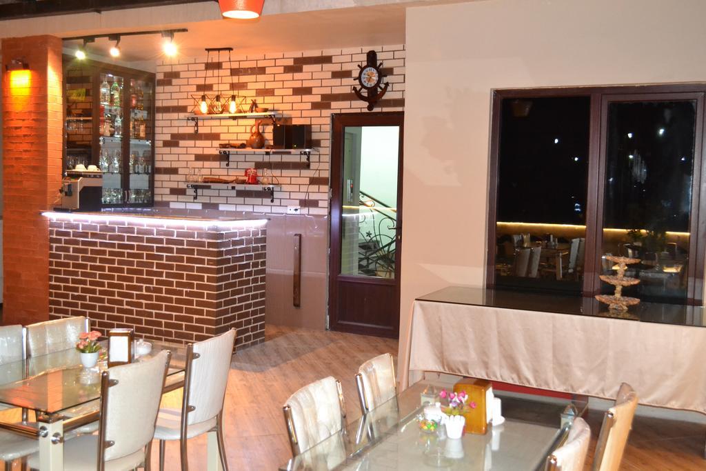 Hotel Elite House Батуми Экстерьер фото