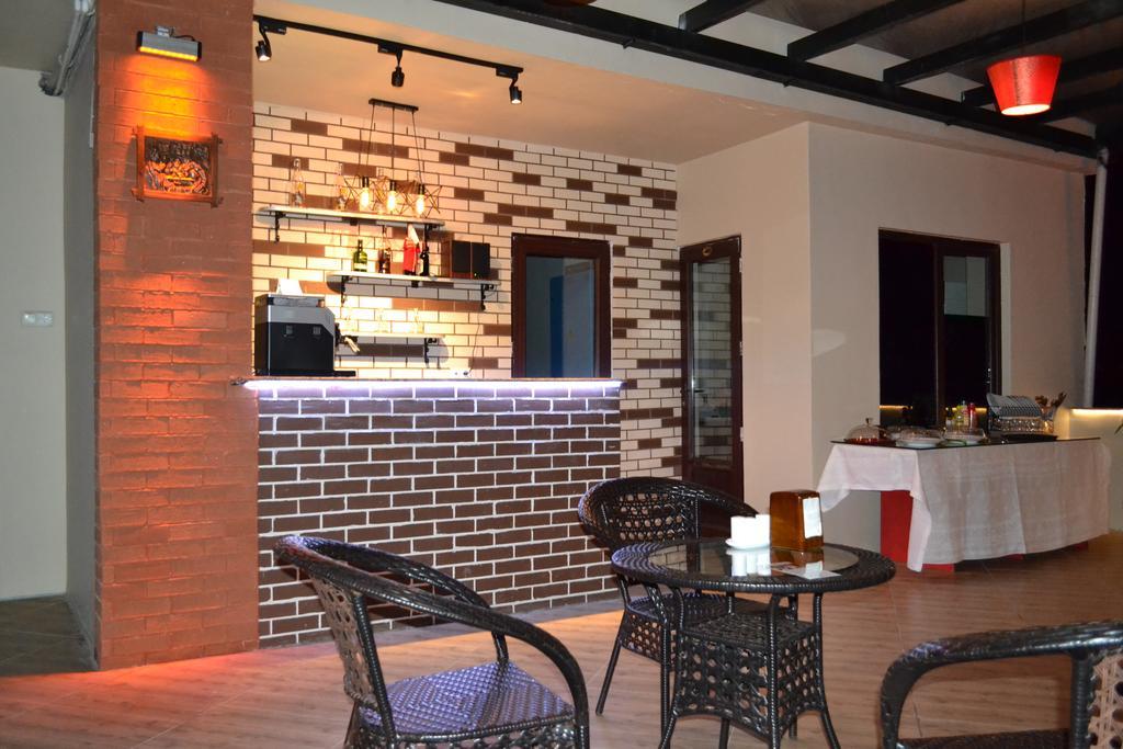Hotel Elite House Батуми Экстерьер фото